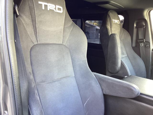 ハイエースバン スーパーGL ダークプライムII 6型 TRDエアロ4点 アルパインBIGXフローティングナビ TRDスポーツシート パノラミックビュー クリアランスソナー トヨタセーフティセンス ベッドキット ドライブレコーダー前後(26枚目)