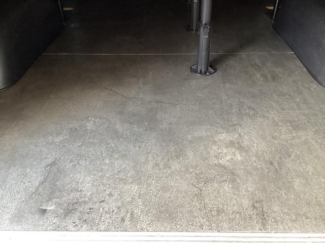 ハイエースバン スーパーGL ダークプライムII 6型 TRDエアロ4点 アルパインBIGXフローティングナビ TRDスポーツシート パノラミックビュー クリアランスソナー トヨタセーフティセンス ベッドキット ドライブレコーダー前後(57枚目)