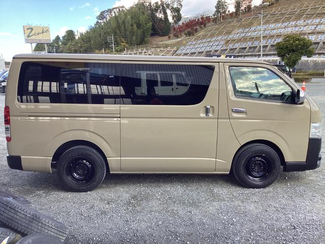 レジアスエースバン ロングスーパーGL 2型 アースカラーパッケージ仕様 4型フェイス 新品タイミングベルト 新品シートカバー LEDデイライト付きバンパーガード バットフェイスボンネット ドライブレコーダー 助手席エアバック ETC(6枚目)