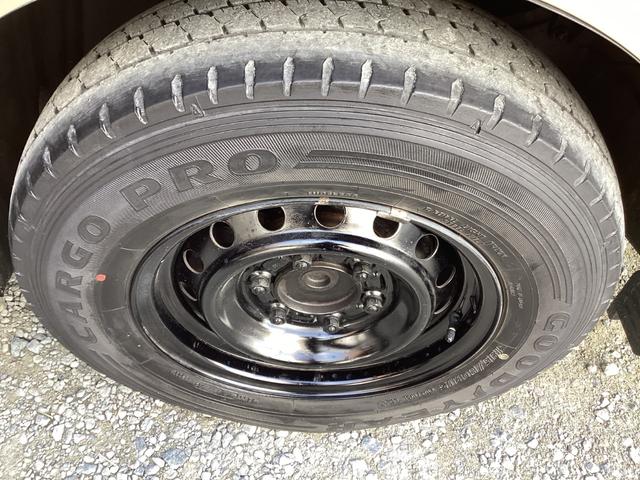 レジアスエースバン ロングスーパーGL 2型 アースカラーパッケージ仕様 4型フェイス 新品タイミングベルト 新品シートカバー LEDデイライト付きバンパーガード バットフェイスボンネット ドライブレコーダー 助手席エアバック ETC(16枚目)