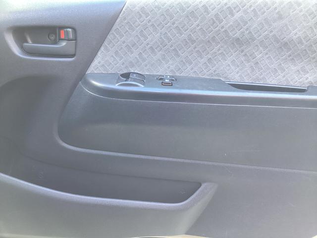 レジアスエースバン ロングスーパーGL 2型 アースカラーパッケージ仕様 4型フェイス 新品タイミングベルト 新品シートカバー LEDデイライト付きバンパーガード バットフェイスボンネット ドライブレコーダー 助手席エアバック ETC(17枚目)