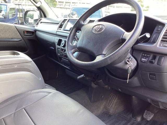 レジアスエースバン ロングスーパーGL 2型 アースカラーパッケージ仕様 4型フェイス 新品タイミングベルト 新品シートカバー LEDデイライト付きバンパーガード バットフェイスボンネット ドライブレコーダー 助手席エアバック ETC(18枚目)