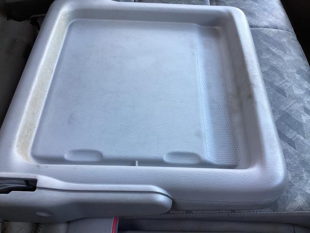 タイタントラック ロングワイドロー　平ボディー　クレーン付き　三方開　最積２ｔ　ダブルタイヤ　５速ミッション　パワーステアリング　エアバック（27枚目）