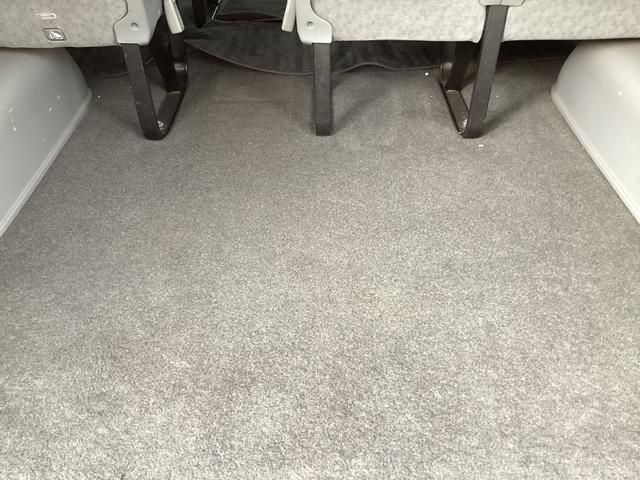 ���q������s�Ȃ��Ă���܂��B���p�Ԃ��畁�ʎԂǂ̂悤�Ȃ��Ԃł��������܂��I���薳���ł��̂ł��C�y�ɂ��\���t�����������܂���