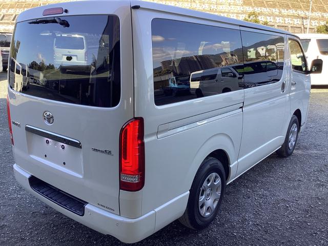 ハイエースバン スーパーＧＬ　ダークプライムＩＩ　７型　アルパインＢＩＧＸフローティングナビ　パノラミックビュー　ベッドキット　社外デジタルインナーミラー型ドラレコ前後　ヴァレンティテールランプ　クリアランスソナー　トヨタセーフティセンス（5枚目）