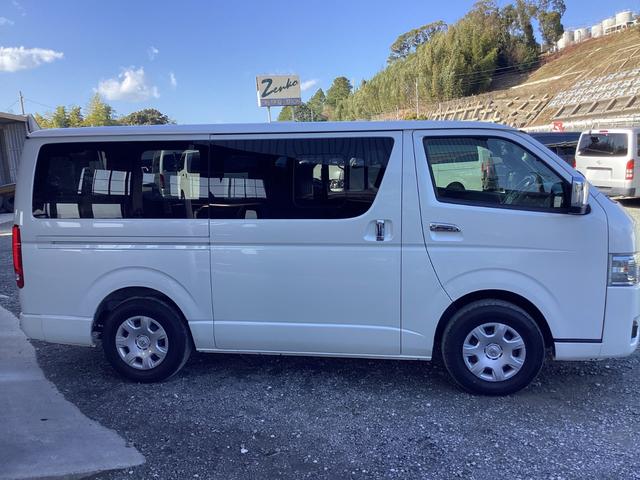 ハイエースバン スーパーＧＬ　ダークプライムＩＩ　７型　アルパインＢＩＧＸフローティングナビ　パノラミックビュー　ベッドキット　社外デジタルインナーミラー型ドラレコ前後　ヴァレンティテールランプ　クリアランスソナー　トヨタセーフティセンス（6枚目）