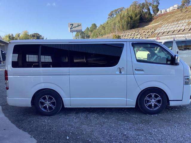 ハイエースバン スーパーGL ダークプライムII 7型 ローダウン 両側パワースライドドア 社外フローティングナビ クリアランスソナー トヨタセーフティセンス ドライブレコーダー前後 純正アルミホイール 純正LEDフォグランプ 助手席エアバック(6枚目)