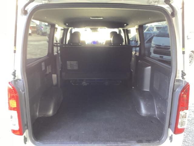 ハイエースバン スーパーGL ダークプライムII 7型 ローダウン 両側パワースライドドア 社外フローティングナビ クリアランスソナー トヨタセーフティセンス ドライブレコーダー前後 純正アルミホイール 純正LEDフォグランプ 助手席エアバック(46枚目)