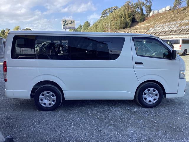 ハイエースバン ロングDX GLパッケージ 7型 9人乗り パノラミックビュー 純正LEDヘッドライト ダブルエアコン ワンオーナー クリアランスソナー トヨタセーフティセンス リアスライドガラス小窓 ドライブレコーダー 3列シート(6枚目)