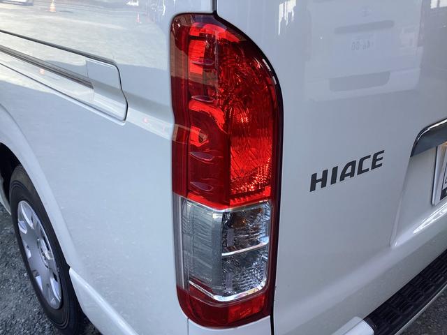 ハイエースバン ロングDX GLパッケージ 7型 9人乗り パノラミックビュー 純正LEDヘッドライト ダブルエアコン ワンオーナー クリアランスソナー トヨタセーフティセンス リアスライドガラス小窓 ドライブレコーダー 3列シート(9枚目)