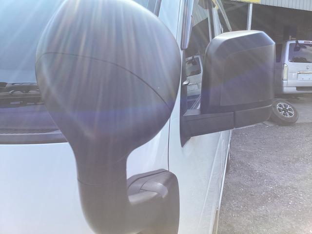 ハイエースバン ロングDX GLパッケージ 7型 9人乗り パノラミックビュー 純正LEDヘッドライト ダブルエアコン ワンオーナー クリアランスソナー トヨタセーフティセンス リアスライドガラス小窓 ドライブレコーダー 3列シート(12枚目)