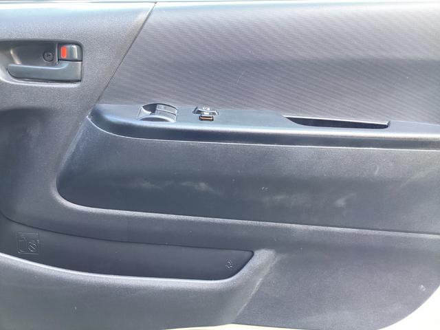 ハイエースバン ロングDX GLパッケージ 7型 9人乗り パノラミックビュー 純正LEDヘッドライト ダブルエアコン ワンオーナー クリアランスソナー トヨタセーフティセンス リアスライドガラス小窓 ドライブレコーダー 3列シート(19枚目)