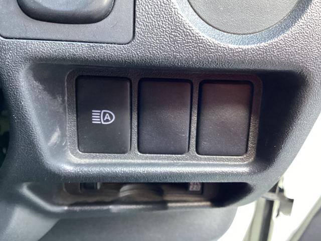 ハイエースバン ロングDX GLパッケージ 7型 9人乗り パノラミックビュー 純正LEDヘッドライト ダブルエアコン ワンオーナー クリアランスソナー トヨタセーフティセンス リアスライドガラス小窓 ドライブレコーダー 3列シート(23枚目)