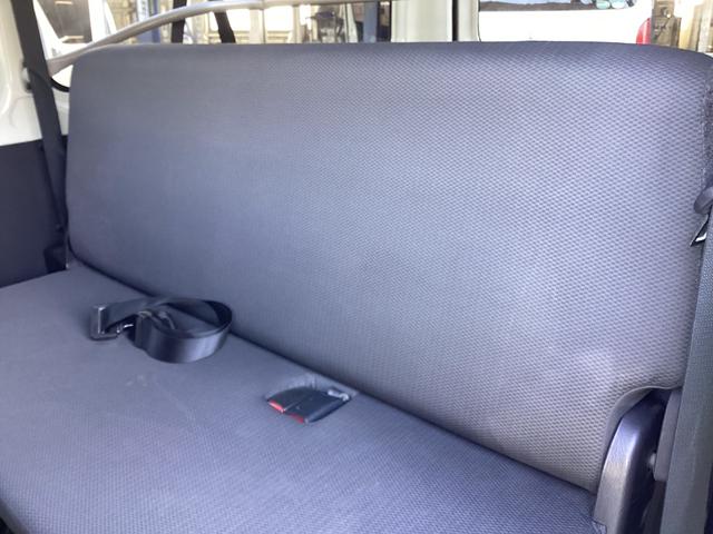 ハイエースバン ロングDX GLパッケージ 7型 9人乗り パノラミックビュー 純正LEDヘッドライト ダブルエアコン ワンオーナー クリアランスソナー トヨタセーフティセンス リアスライドガラス小窓 ドライブレコーダー 3列シート(44枚目)