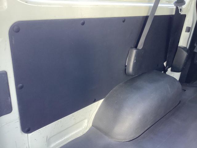 ハイエースバン ロングDX GLパッケージ 7型 9人乗り パノラミックビュー 純正LEDヘッドライト ダブルエアコン ワンオーナー クリアランスソナー トヨタセーフティセンス リアスライドガラス小窓 ドライブレコーダー 3列シート(49枚目)