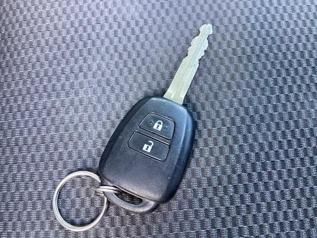 ハイエースバン ロングDX GLパッケージ 7型 9人乗り パノラミックビュー 純正LEDヘッドライト ダブルエアコン ワンオーナー クリアランスソナー トヨタセーフティセンス リアスライドガラス小窓 ドライブレコーダー 3列シート(52枚目)