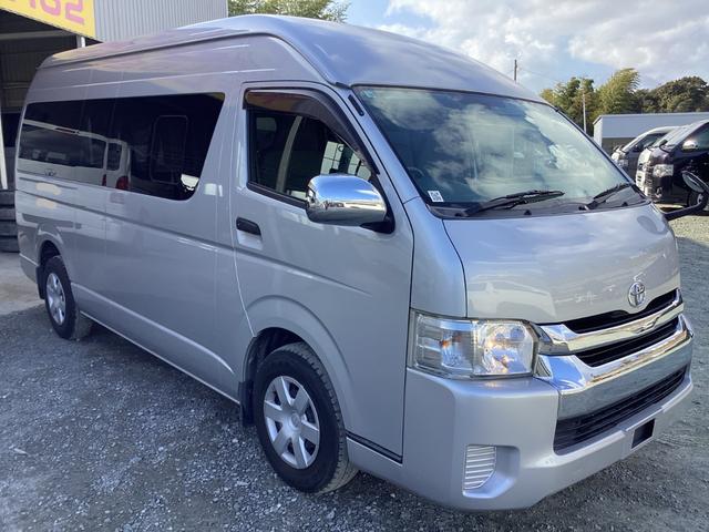 ハイエースバン SロングワイドDX 4型 GLパッケージ仕様 6人乗り リアスライドガラス小窓 ビルトインETC 内張レザー変更 バックカメラ メッキ電動格納ミラー メッキグリル レベライザー 純正SDナビ 同色バンパー(7枚目)