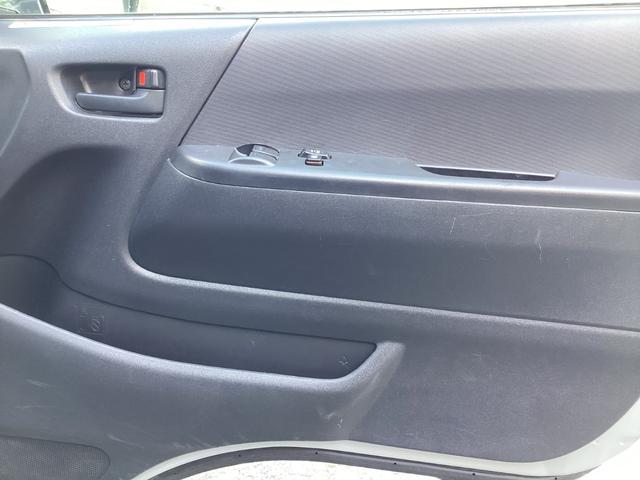 ハイエースバン SロングワイドDX 4型 GLパッケージ仕様 6人乗り リアスライドガラス小窓 ビルトインETC 内張レザー変更 バックカメラ メッキ電動格納ミラー メッキグリル レベライザー 純正SDナビ 同色バンパー(15枚目)