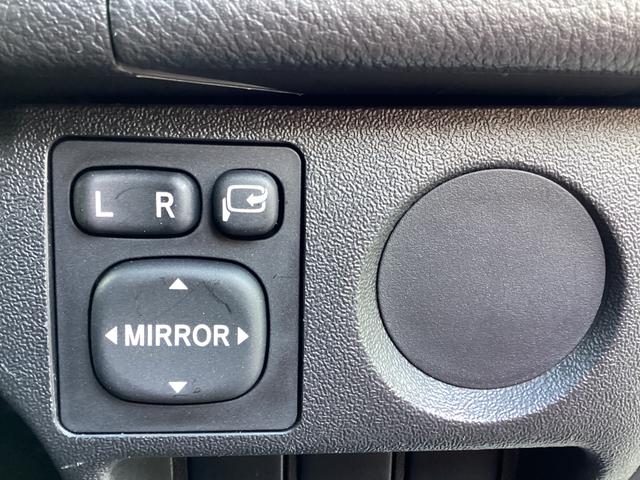 ハイエースバン SロングワイドDX 4型 GLパッケージ仕様 6人乗り リアスライドガラス小窓 ビルトインETC 内張レザー変更 バックカメラ メッキ電動格納ミラー メッキグリル レベライザー 純正SDナビ 同色バンパー(18枚目)