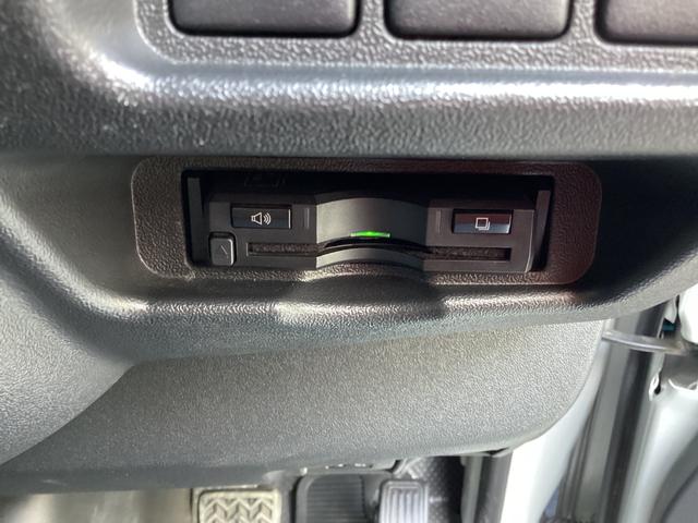 ハイエースバン SロングワイドDX 4型 GLパッケージ仕様 6人乗り リアスライドガラス小窓 ビルトインETC 内張レザー変更 バックカメラ メッキ電動格納ミラー メッキグリル レベライザー 純正SDナビ 同色バンパー(19枚目)