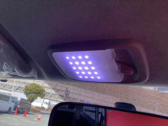 ハイエースバン SロングワイドDX 4型 GLパッケージ仕様 6人乗り リアスライドガラス小窓 ビルトインETC 内張レザー変更 バックカメラ メッキ電動格納ミラー メッキグリル レベライザー 純正SDナビ 同色バンパー(28枚目)