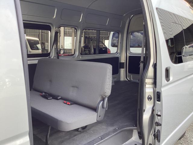 ハイエースバン SロングワイドDX 4型 GLパッケージ仕様 6人乗り リアスライドガラス小窓 ビルトインETC 内張レザー変更 バックカメラ メッキ電動格納ミラー メッキグリル レベライザー 純正SDナビ 同色バンパー(35枚目)