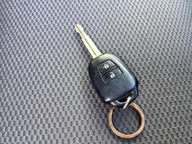 ハイエースバン SロングワイドDX 4型 GLパッケージ仕様 6人乗り リアスライドガラス小窓 ビルトインETC 内張レザー変更 バックカメラ メッキ電動格納ミラー メッキグリル レベライザー 純正SDナビ 同色バンパー(41枚目)