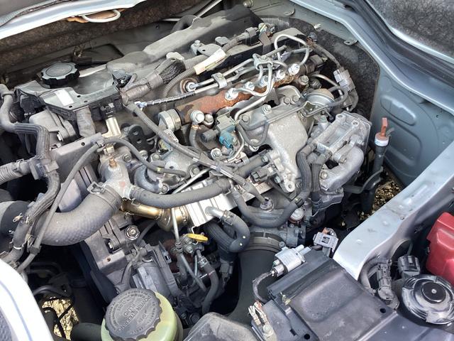 ハイエースバン SロングワイドDX 4型 GLパッケージ仕様 6人乗り リアスライドガラス小窓 ビルトインETC 内張レザー変更 バックカメラ メッキ電動格納ミラー メッキグリル レベライザー 純正SDナビ 同色バンパー(43枚目)