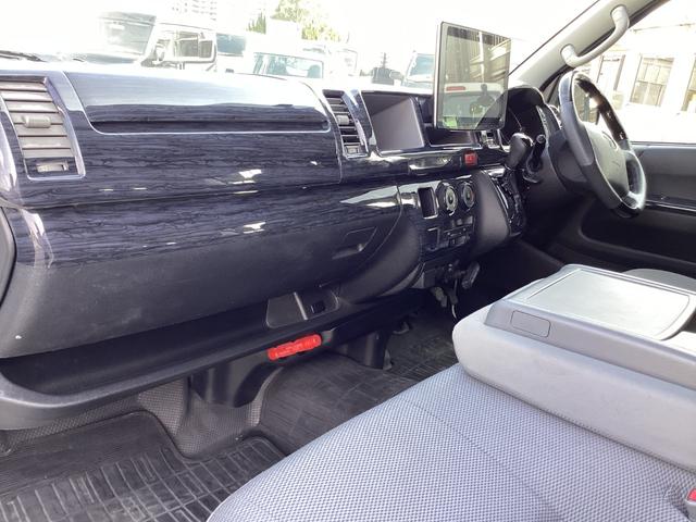 ハイエースバン SロングDX 1型 4型フェイス GLパッケージ仕様 アルパインBIGXフローティングディスプレイオーディオ ローダウン ダブルエアコン フロアパネル 社外電動格納ウインカー ミラーリアスピーカー スライド小窓(29枚目)