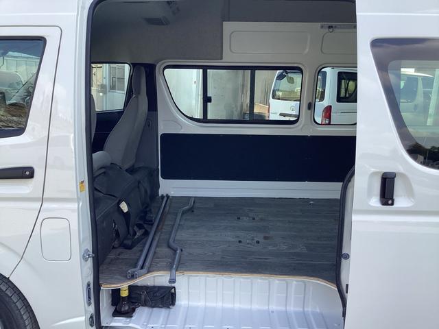 ハイエースバン SロングDX 1型 4型フェイス GLパッケージ仕様 アルパインBIGXフローティングディスプレイオーディオ ローダウン ダブルエアコン フロアパネル 社外電動格納ウインカー ミラーリアスピーカー スライド小窓(31枚目)