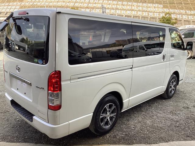 ハイエースバン スーパーＧＬ　ダークプライムＩＩ　６型　ベッドキット　社外レーダー　純正アルミホイール　トヨタセーフティセンス　リアスライドガラス小窓　ビルトインＥＴＣ２．０　助手席エアバック　１００Ｖ電源　プッシュスタート　純正ＬＥＤヘッドライト（5枚目）