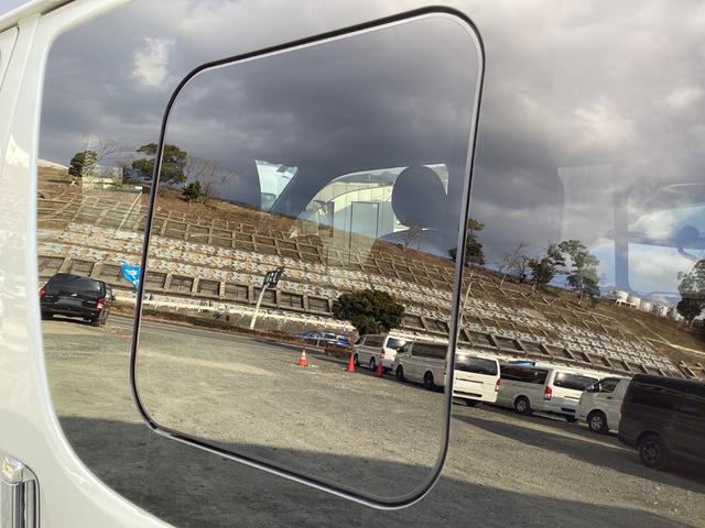 ハイエースバン スーパーＧＬ　ダークプライムＩＩ　６型　ベッドキット　社外レーダー　純正アルミホイール　トヨタセーフティセンス　リアスライドガラス小窓　ビルトインＥＴＣ２．０　助手席エアバック　１００Ｖ電源　プッシュスタート　純正ＬＥＤヘッドライト（9枚目）