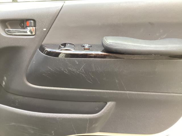 ハイエースバン スーパーＧＬ　ダークプライムＩＩ　６型　ベッドキット　社外レーダー　純正アルミホイール　トヨタセーフティセンス　リアスライドガラス小窓　ビルトインＥＴＣ２．０　助手席エアバック　１００Ｖ電源　プッシュスタート　純正ＬＥＤヘッドライト（16枚目）