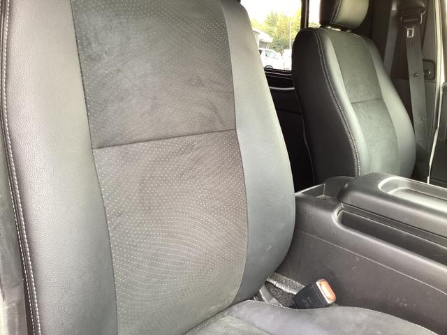 ハイエースバン スーパーＧＬ　ダークプライムＩＩ　６型　ベッドキット　社外レーダー　純正アルミホイール　トヨタセーフティセンス　リアスライドガラス小窓　ビルトインＥＴＣ２．０　助手席エアバック　１００Ｖ電源　プッシュスタート　純正ＬＥＤヘッドライト（18枚目）