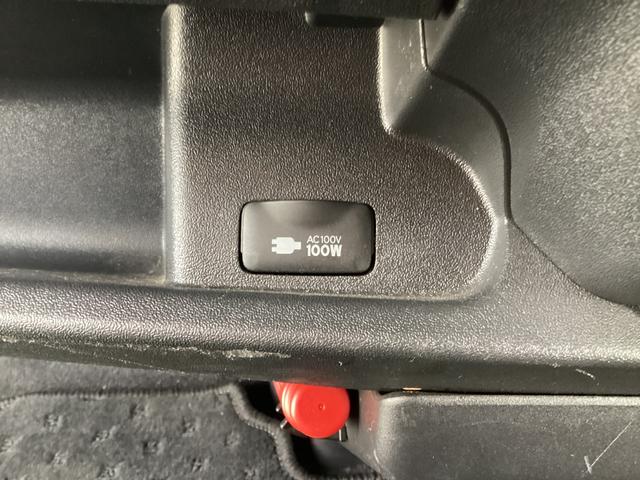 ハイエースバン スーパーＧＬ　ダークプライムＩＩ　６型　ベッドキット　社外レーダー　純正アルミホイール　トヨタセーフティセンス　リアスライドガラス小窓　ビルトインＥＴＣ２．０　助手席エアバック　１００Ｖ電源　プッシュスタート　純正ＬＥＤヘッドライト（35枚目）