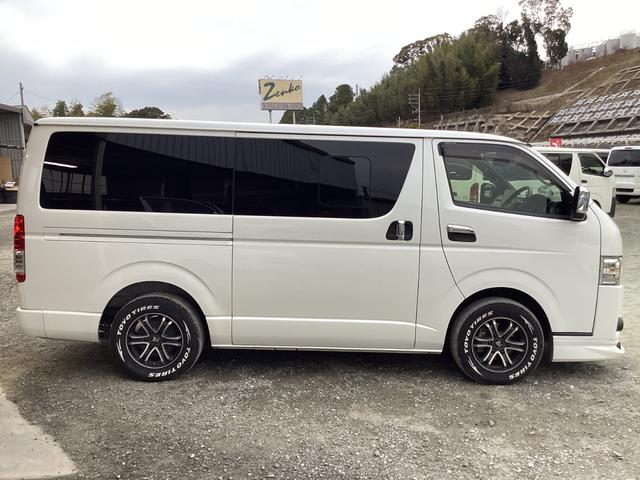 ハイエースバン スーパーＧＬ　ダークプライムＩＩ　５型　ストラーダフローティングナビ　社外アルミホイール　モデリスタデイライト付きフロントスポイラー　ＬＥＤフォグランプ　６型メッキ電動格納ミラー　ドライブレコーダー　助手席エアバック　１００Ｖ電源（6枚目）