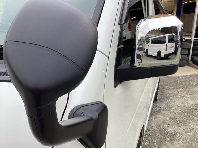 ハイエースバン スーパーＧＬ　ダークプライムＩＩ　５型　ストラーダフローティングナビ　社外アルミホイール　モデリスタデイライト付きフロントスポイラー　ＬＥＤフォグランプ　６型メッキ電動格納ミラー　ドライブレコーダー　助手席エアバック　１００Ｖ電源（11枚目）