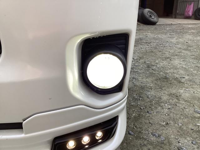 ハイエースバン スーパーＧＬ　ダークプライムＩＩ　５型　ストラーダフローティングナビ　社外アルミホイール　モデリスタデイライト付きフロントスポイラー　ＬＥＤフォグランプ　６型メッキ電動格納ミラー　ドライブレコーダー　助手席エアバック　１００Ｖ電源（13枚目）