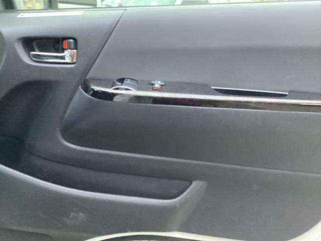 ハイエースバン スーパーＧＬ　ダークプライムＩＩ　５型　ストラーダフローティングナビ　社外アルミホイール　モデリスタデイライト付きフロントスポイラー　ＬＥＤフォグランプ　６型メッキ電動格納ミラー　ドライブレコーダー　助手席エアバック　１００Ｖ電源（18枚目）