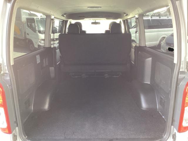 ハイエースバン ロングスーパーＧＬ　４型　純正ＬＥＤヘッドライト　プッシュスタート　新品シートカバー　バータイプルーフキャリア　ステアリングスイッチ　ミラー型バックモニター　ビルトインＥＴＣ　純正ＳＤナビ　ダブルエアコン（37枚目）