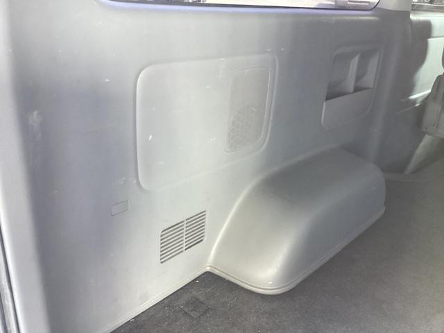 ハイエースバン ロングスーパーＧＬ　１型　社外アルミホイール　社外フロントスポイラー　新品タイミングベルト　イクリプスＳＤナビ　リアスライドガラス小窓　社外ハイマウント　ホワイトレタータイヤ　ウッドインテリアパネル　キーレス　ＥＴＣ（43枚目）