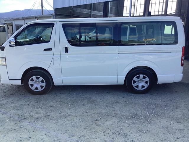 レジアスエースバン ロングＤＸ　３型後期　４ＷＤ　６人乗り　ワンオーナー　ＧＬパッケージ仕様　寒冷地仕様　５速ミッション　リアスライドガラス小窓　リアヒーター　メッキ電動格納ミラー　内張レザー変更　バックカメラ　キーレス　ＥＴＣ（2枚目）