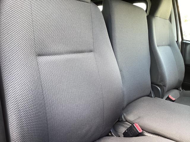 レジアスエースバン ロングＤＸ　３型後期　４ＷＤ　６人乗り　ワンオーナー　ＧＬパッケージ仕様　寒冷地仕様　５速ミッション　リアスライドガラス小窓　リアヒーター　メッキ電動格納ミラー　内張レザー変更　バックカメラ　キーレス　ＥＴＣ（17枚目）