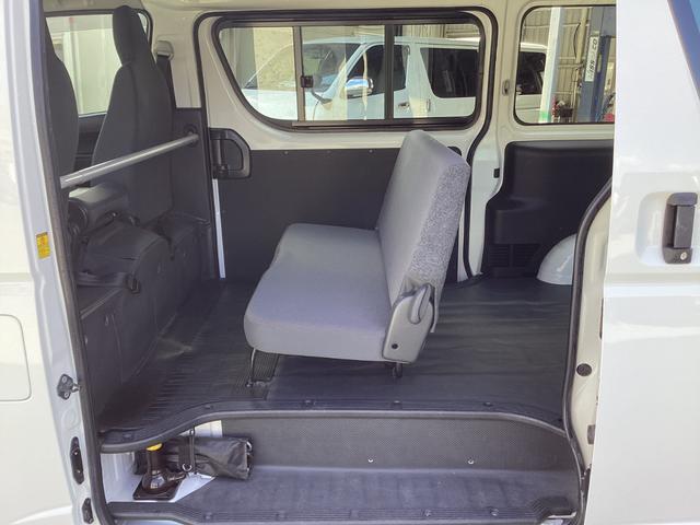 レジアスエースバン ロングＤＸ　３型後期　４ＷＤ　６人乗り　ワンオーナー　ＧＬパッケージ仕様　寒冷地仕様　５速ミッション　リアスライドガラス小窓　リアヒーター　メッキ電動格納ミラー　内張レザー変更　バックカメラ　キーレス　ＥＴＣ（32枚目）
