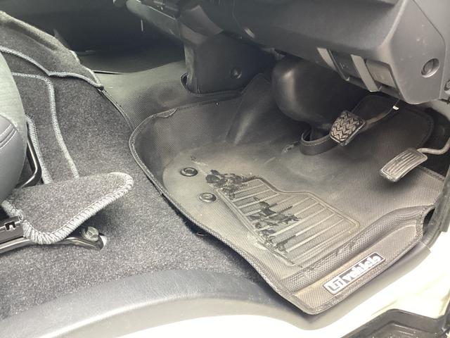 ハイエースバン スーパーGL ダークプライムII 6型 アルパインBIGXフローティングナビ ワンオーナー パノラミックビュー クリアランスソナー トヨタセーフティセンス ドライブレコーダー前後 リアスライドガラス小窓 デジタルインナーミラー(31枚目)