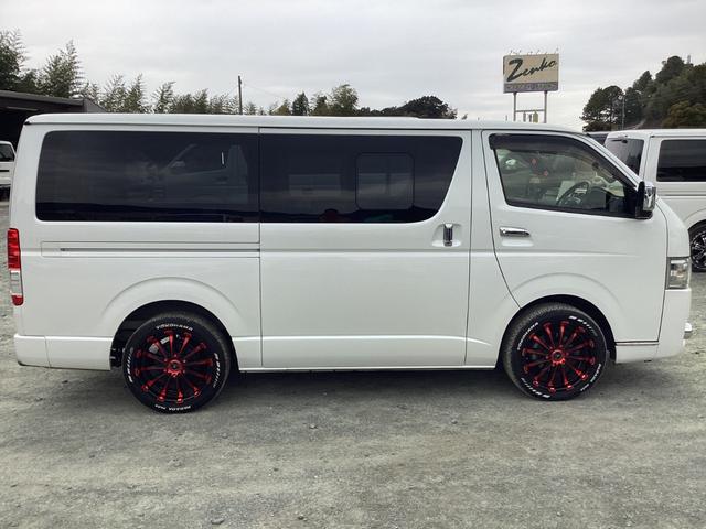 ハイエースバン スーパーＧＬ　ダークプライムＩＩ　６型後期　アルパインＢＩＧＸフローティングナビ　社外アルミホイール　ワンオーナー　クリアランスソナー　デジタルインナーミラー　トヨタセーフティセンス　ＬＥＤイエローフォグランプ　ＬＥＤカーゴランプ（2枚目）