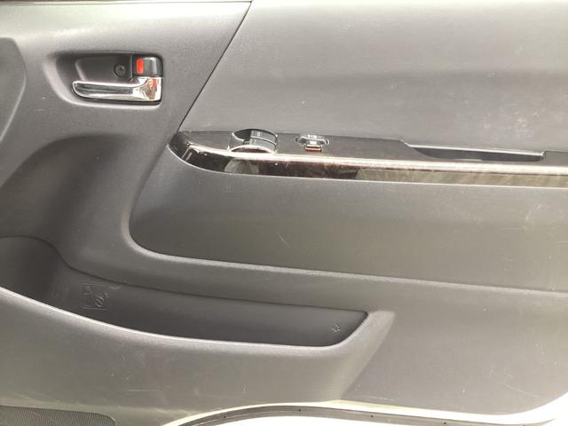 ハイエースバン スーパーＧＬ　ダークプライムＩＩ　６型後期　アルパインＢＩＧＸフローティングナビ　社外アルミホイール　ワンオーナー　クリアランスソナー　デジタルインナーミラー　トヨタセーフティセンス　ＬＥＤイエローフォグランプ　ＬＥＤカーゴランプ（21枚目）