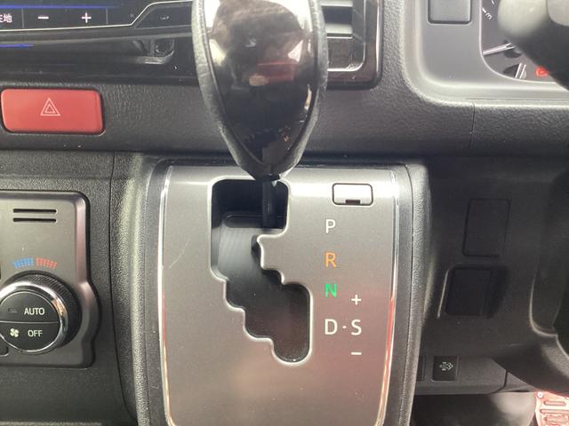 ハイエースバン スーパーＧＬ　ダークプライムＩＩ　６型後期　アルパインＢＩＧＸフローティングナビ　社外アルミホイール　ワンオーナー　クリアランスソナー　デジタルインナーミラー　トヨタセーフティセンス　ＬＥＤイエローフォグランプ　ＬＥＤカーゴランプ（32枚目）