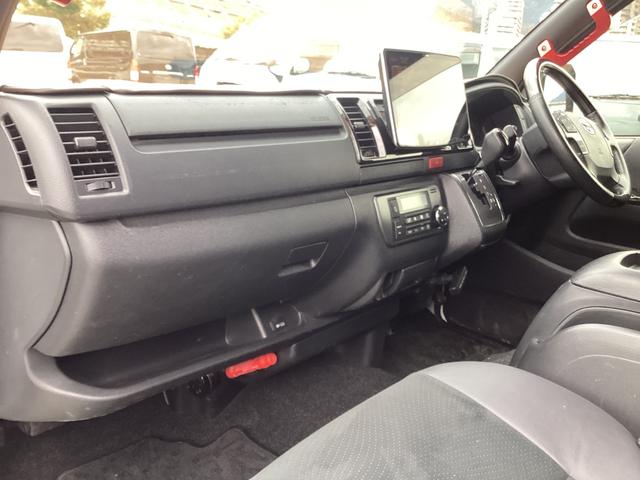 ハイエースバン スーパーＧＬ　ダークプライムＩＩ　６型後期　アルパインＢＩＧＸフローティングナビ　社外アルミホイール　ワンオーナー　クリアランスソナー　デジタルインナーミラー　トヨタセーフティセンス　ＬＥＤイエローフォグランプ　ＬＥＤカーゴランプ（43枚目）