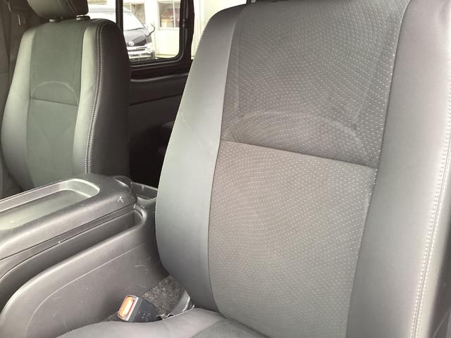 ハイエースバン スーパーＧＬ　ダークプライムＩＩ　６型後期　アルパインＢＩＧＸフローティングナビ　社外アルミホイール　ワンオーナー　クリアランスソナー　デジタルインナーミラー　トヨタセーフティセンス　ＬＥＤイエローフォグランプ　ＬＥＤカーゴランプ（44枚目）